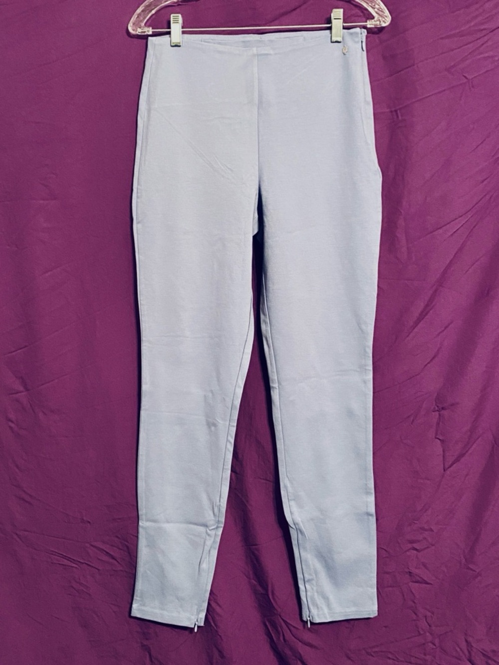 NWT Fabletics Medium Lavender Active Leggings. Size M.